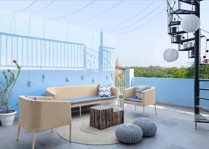 Minimalist Poshtel & Suites New Delhi